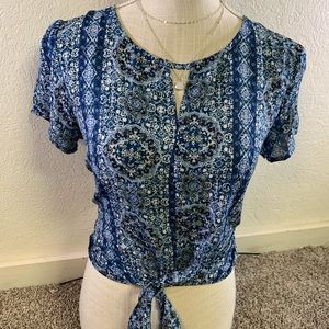 💛 (5/$25) Blue Patterned Blouse